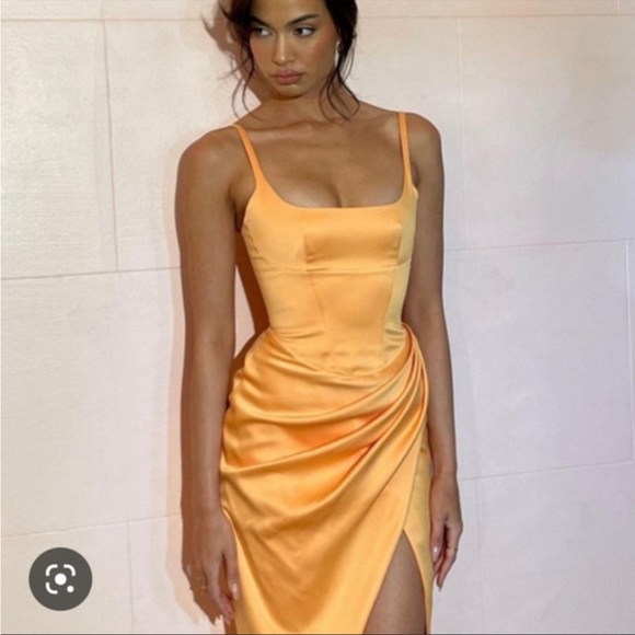 House of CB ‘Bianca’ Tangerine Satin Pleated Corset Midi Dress NWOT - Picture 7 of 12